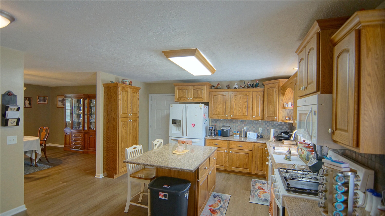 Homes for sale in Cassopolis, MI | 23803 Evan St, Cassopolis, MI 49031 | MLS# 70493094