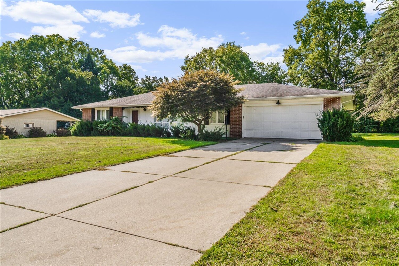 Homes for sale in Kalamazoo, MI | 3521 Meadowcroft Ave, Kalamazoo, MI 49004 | MLS# 70493349