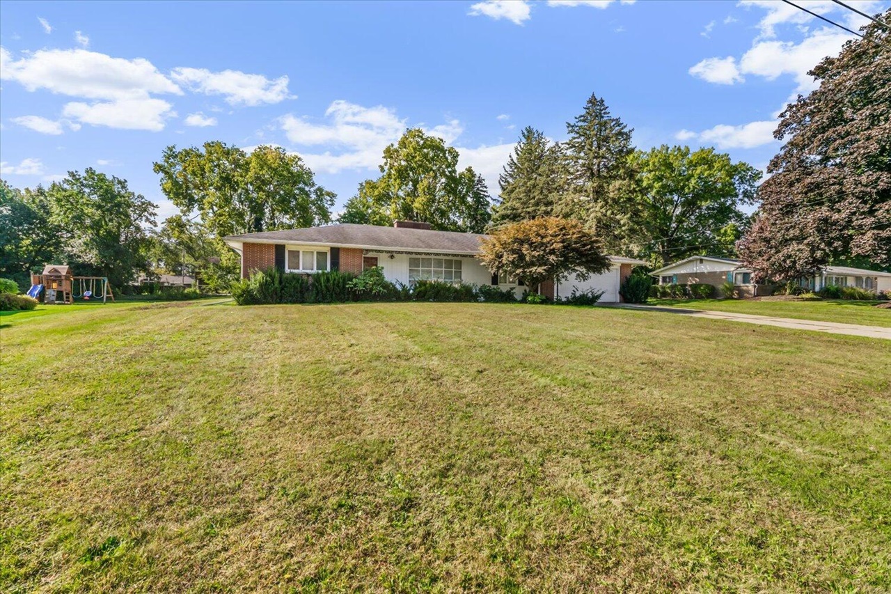 Homes for sale in Kalamazoo, MI | 3521 Meadowcroft Ave, Kalamazoo, MI 49004 | MLS# 70493349