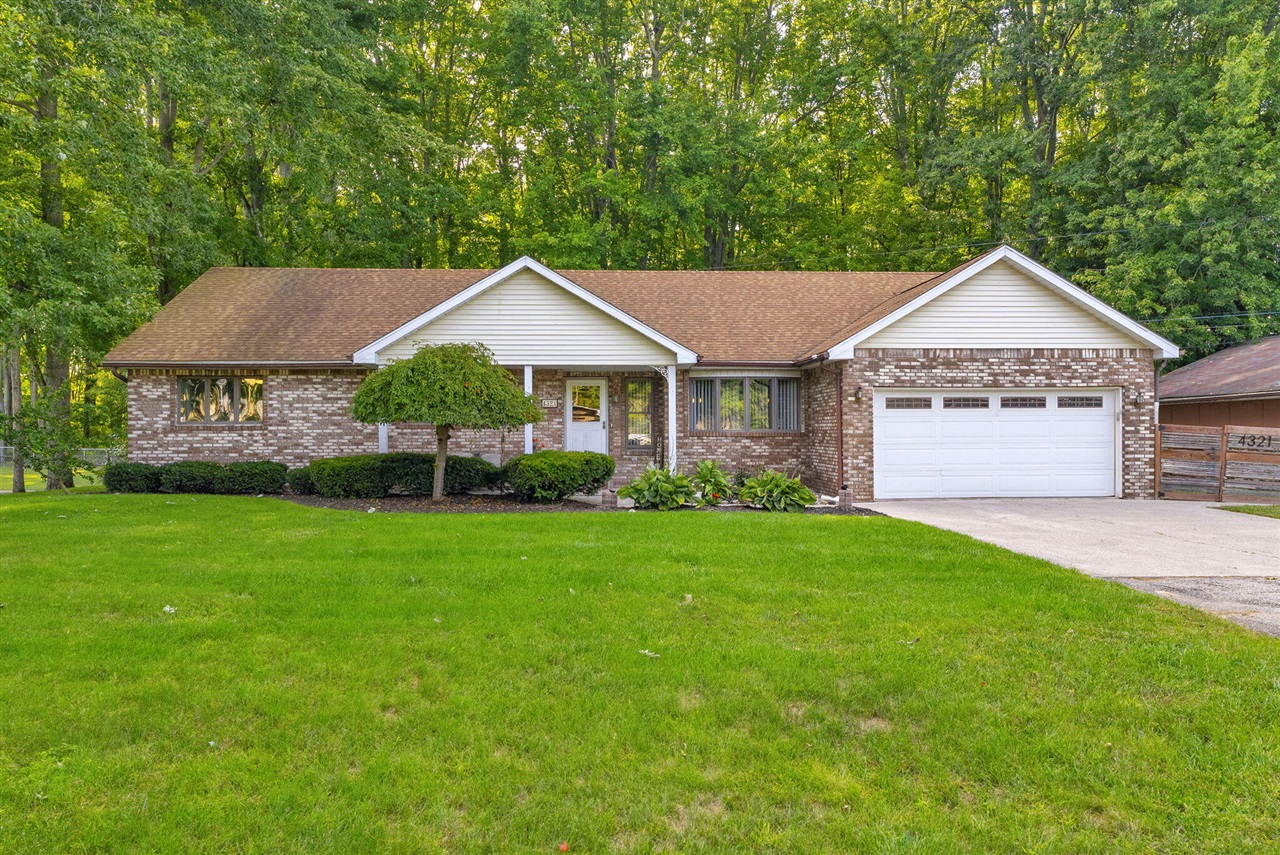 Homes for sale in Fort Gratiot, MI | 4321 Parker Rd, Fort Gratiot, MI 48059 | MLS# 70493355