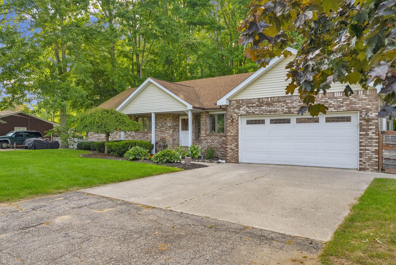 Homes for sale in Fort Gratiot, MI | 4321 Parker Rd, Fort Gratiot, MI 48059 | MLS# 70493355