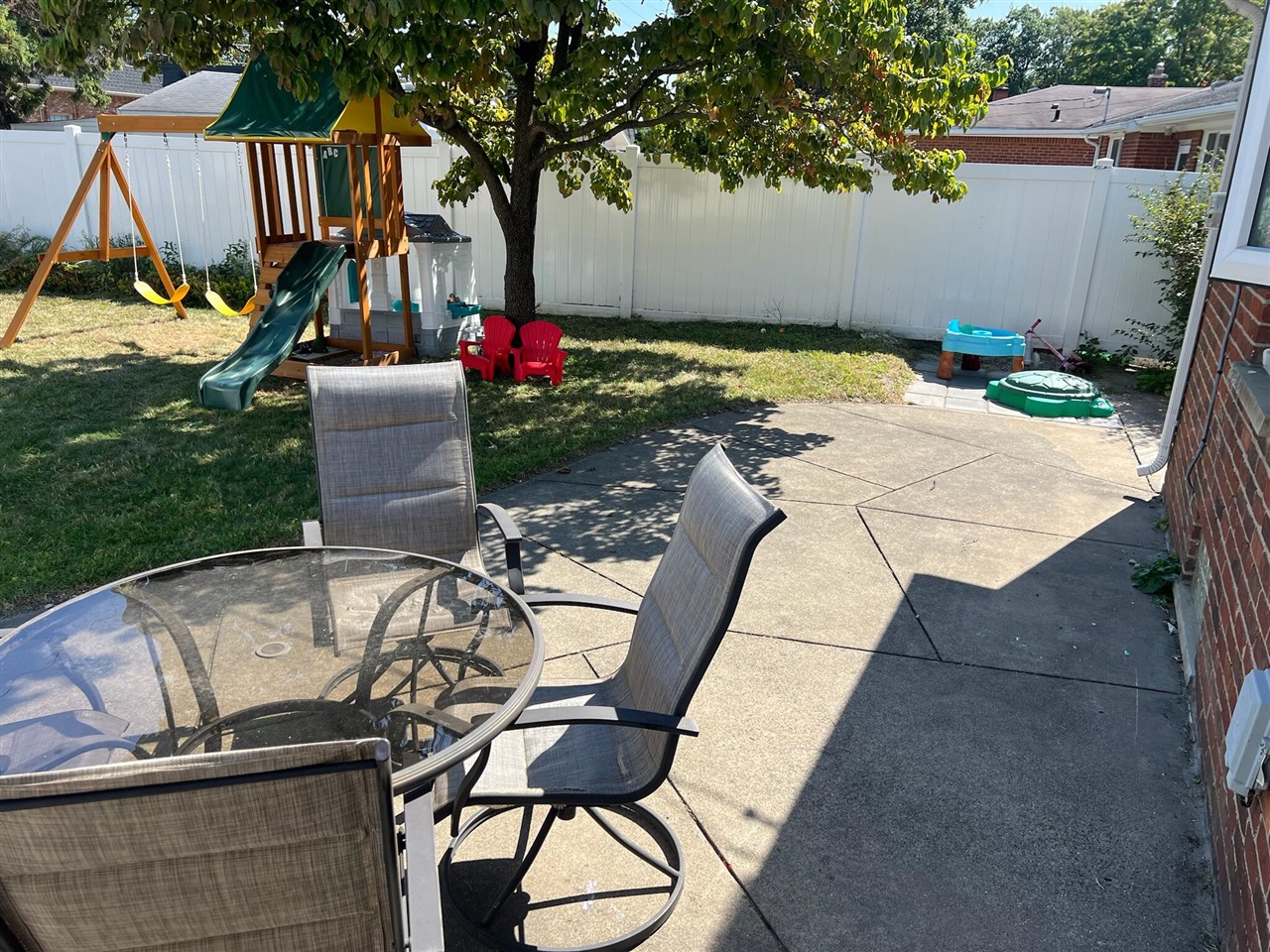 Homes for sale in Royal Oak, MI | 1116 Symes Ct, Royal Oak, MI 48067 | MLS# 70493451