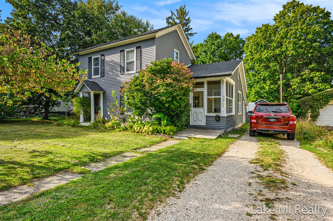 Homes for sale in Plainwell, MI | 426 W Bridge St, Plainwell, MI 49080 | MLS# 70493714