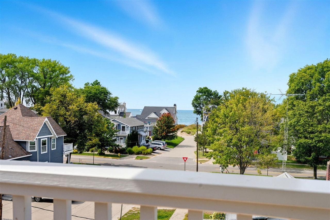 Homes for sale in Saint Joseph, MI | 622 Vine St, Saint Joseph, MI 49085 | MLS# 70493746