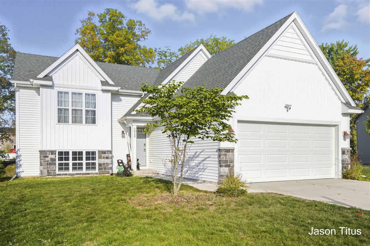 Homes for sale in Kentwood, MI | 5829 Birdsong Ct, Kentwood, MI 49508 | MLS# 70493779