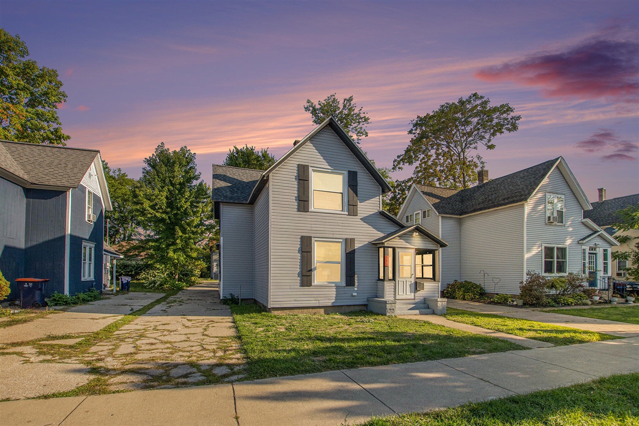 Homes for sale in Holland, MI | 215 W 14th St, Holland, MI 49423 | MLS# 70493863