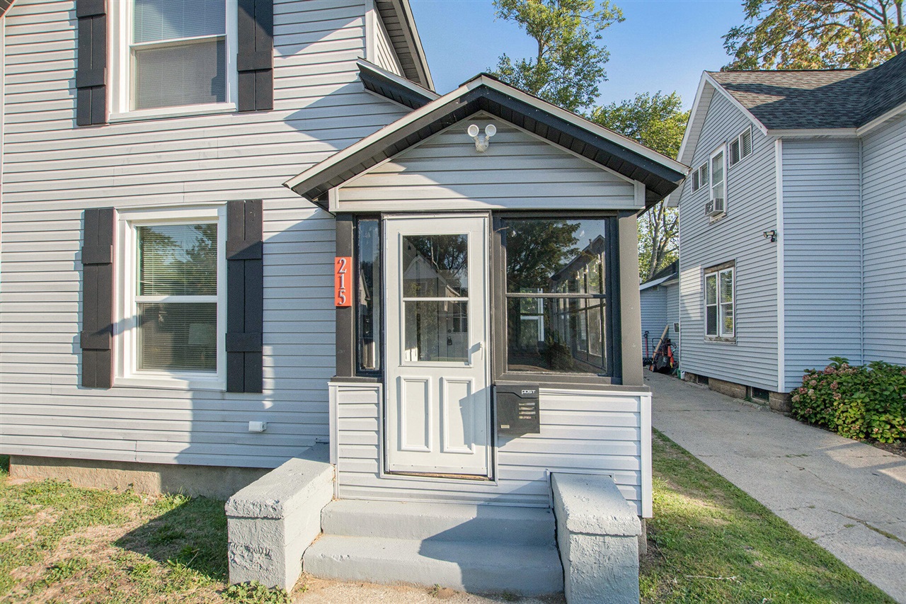 Homes for sale in Holland, MI | 215 W 14Th St, Holland, MI 49423 | MLS# 70493863