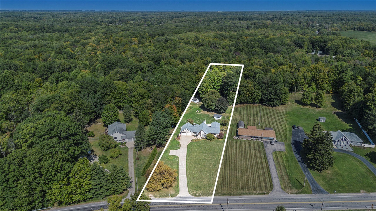 Homes for sale in Coloma, MI | 6030 Paw Paw Lake Rd, Coloma, MI 49038 | MLS# 70493974