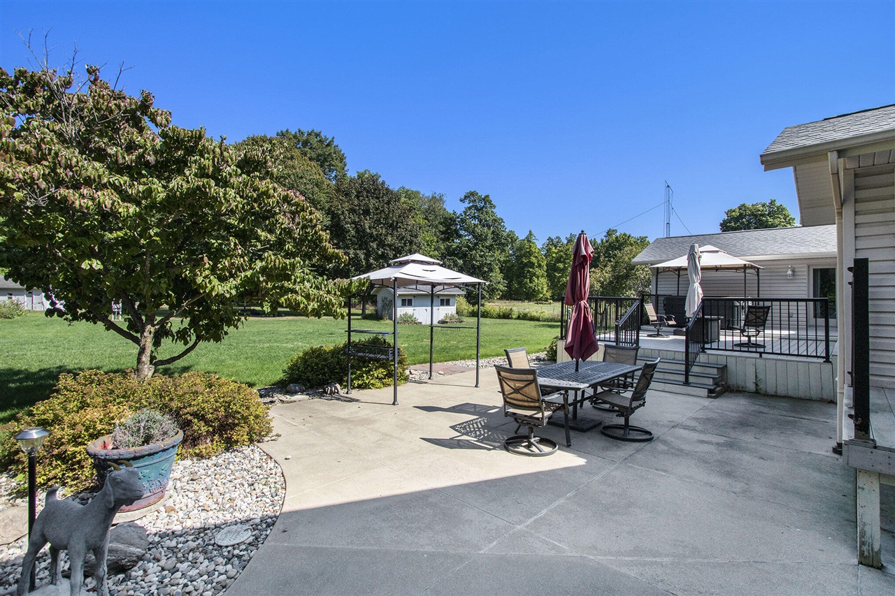 Homes for sale in Coloma, MI | 6030 Paw Paw Lake Rd, Coloma, MI 49038 | MLS# 70493974