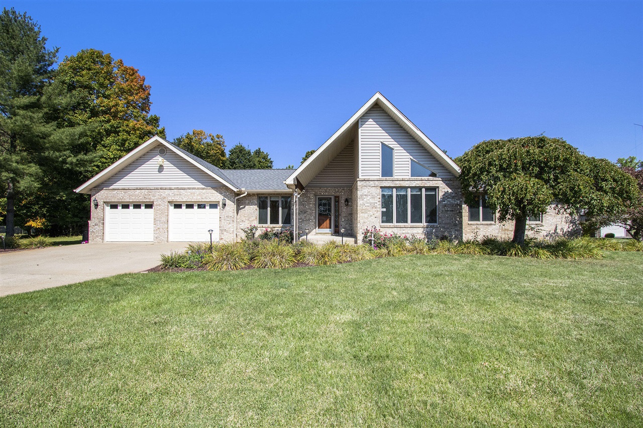 Homes for sale in Coloma, MI | 6030 Paw Paw Lake Rd, Coloma, MI 49038 | MLS# 70493974