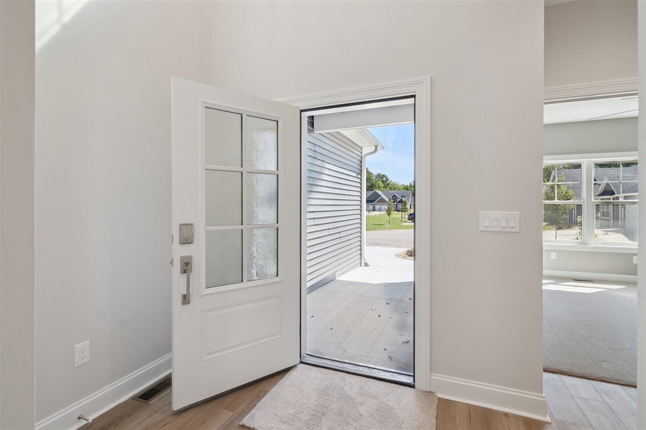 Homes for sale in Hillsdale, MI | 1136 Lochaven Cir, Hillsdale, MI 49242 | MLS# 70494032