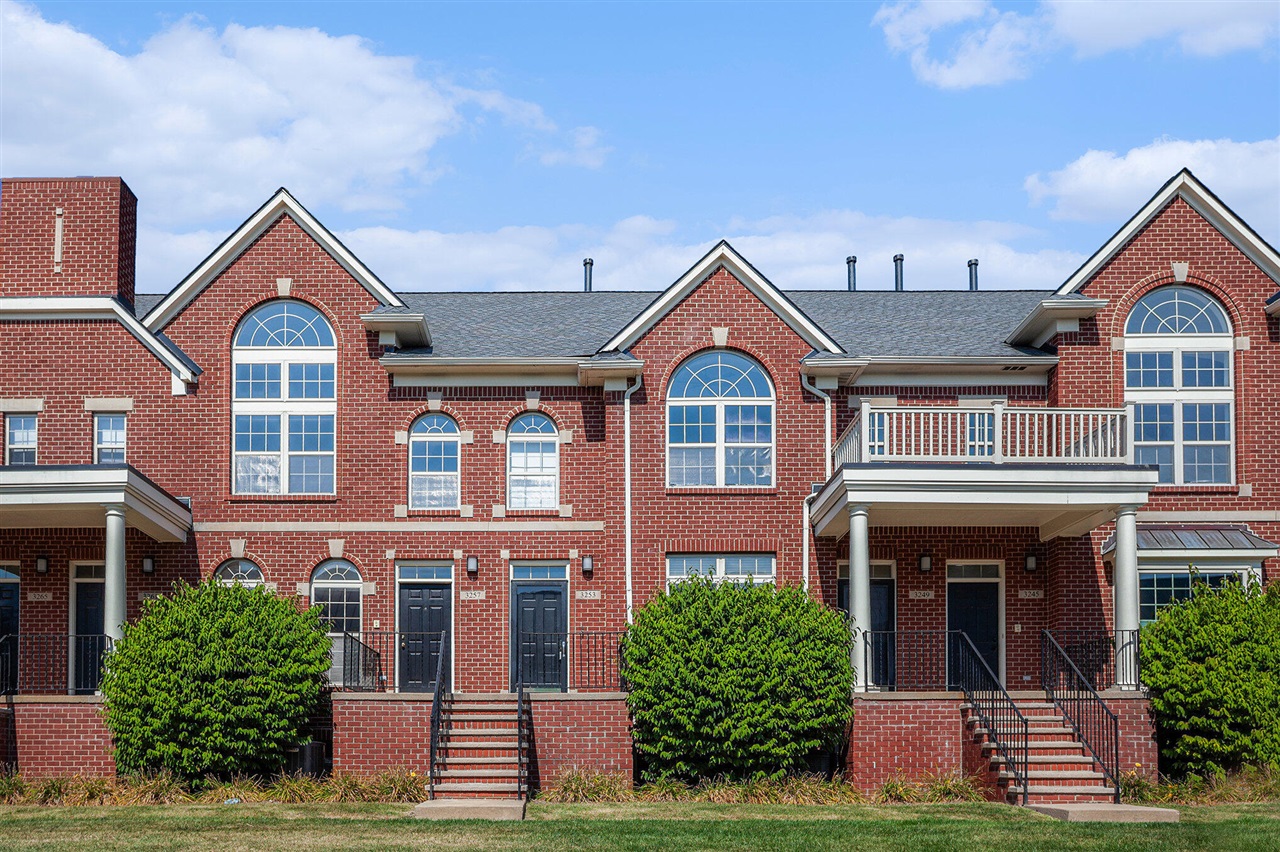 Homes for sale in Troy, MI | 3253 Newbury Pl, Troy, MI 48084 | MLS# 70494050