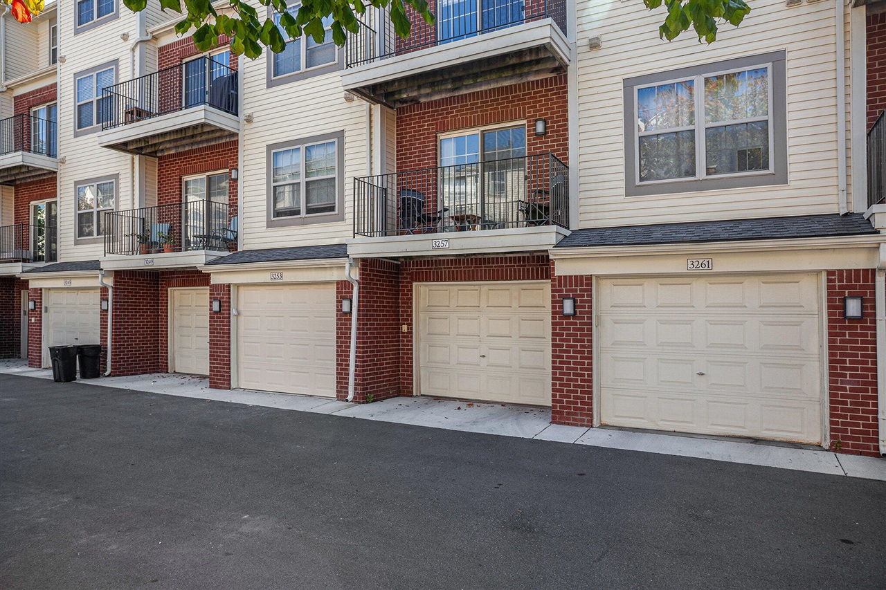 Homes for sale in Troy, MI | 3253 Newbury Pl, Troy, MI 48084 | MLS# 70494050