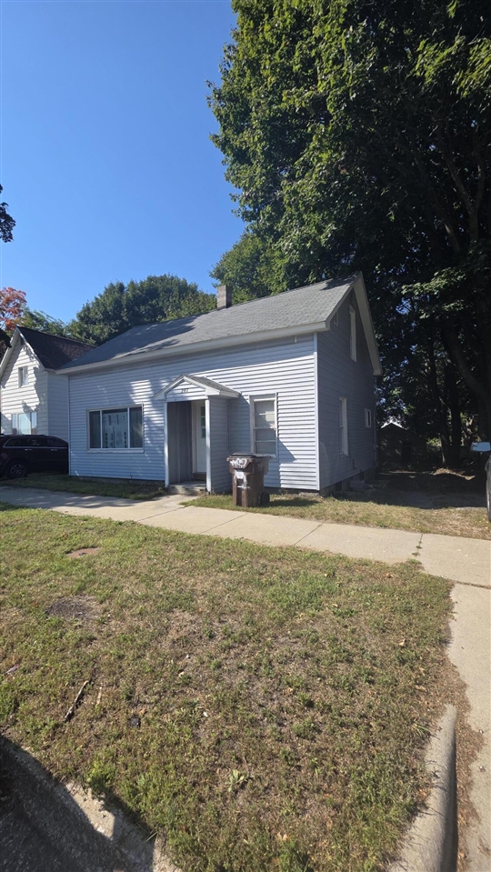Homes for sale in Ludington, MI | 207 N Rath Ave, Ludington, MI 49431 | MLS# 70494145
