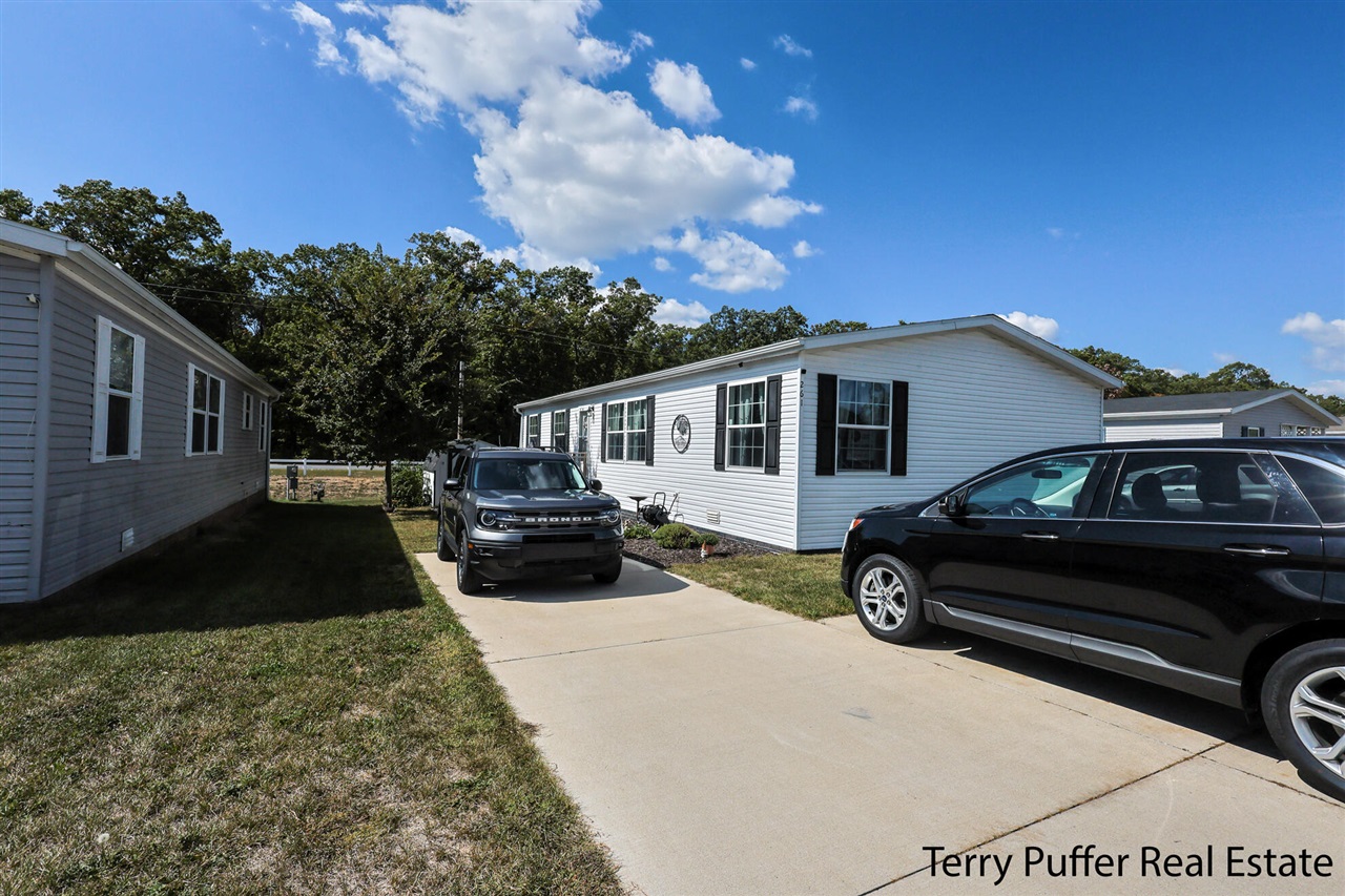 Homes for sale in Muskegon, MI | 261 Taffy Ln #602, Muskegon, MI 49442 | MLS# 70494191