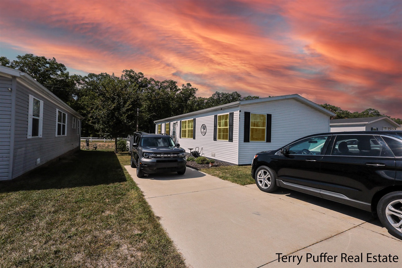 Homes for sale in Muskegon, MI | 261 Taffy Ln #602, Muskegon, MI 49442 | MLS# 70494191