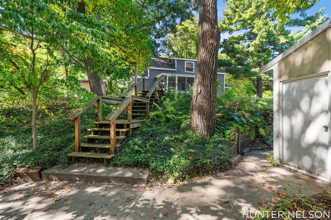 Homes for sale in Comstock Park, MI | 510 Clark St, Comstock Park, MI 49321 | MLS# 70494275