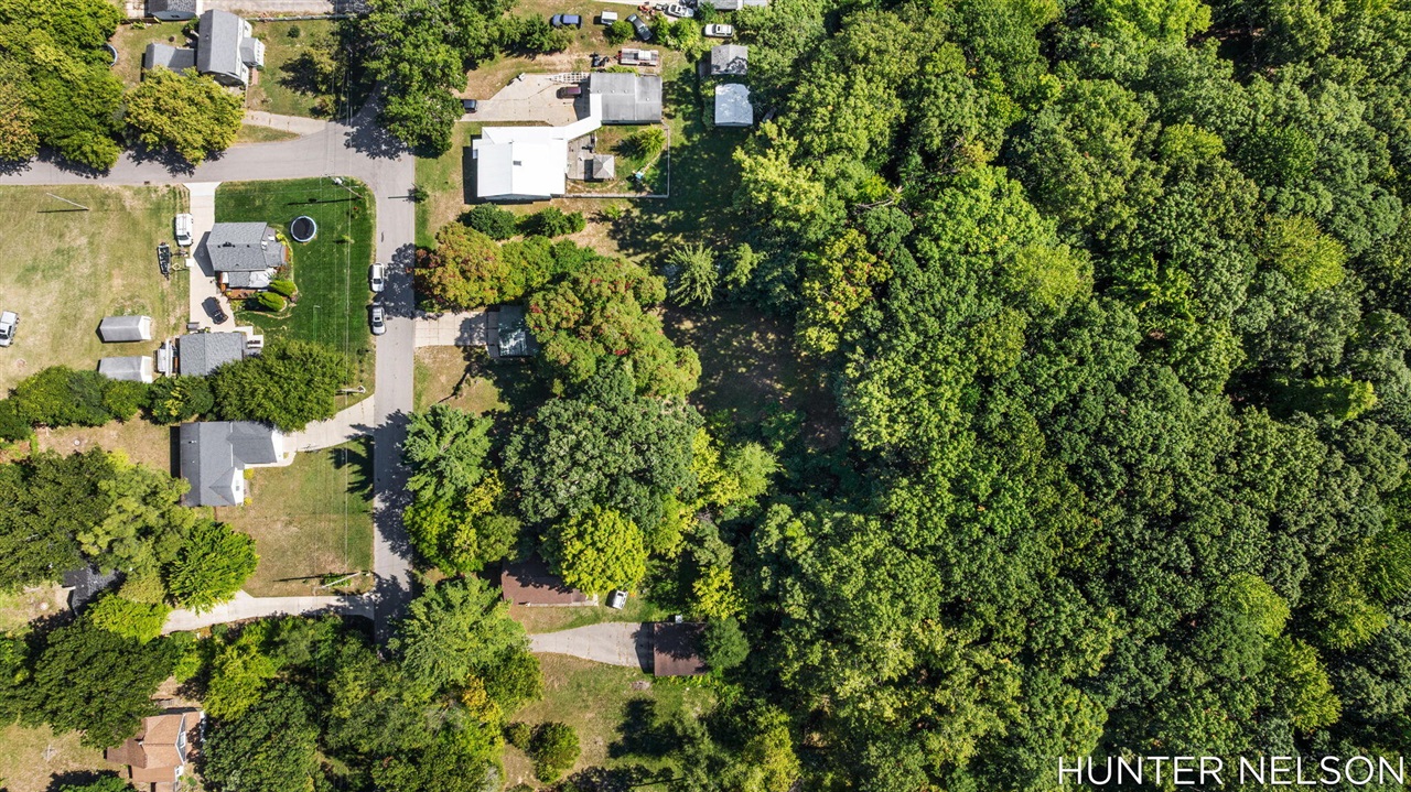 Homes for sale in Comstock Park, MI | 510 Clark St, Comstock Park, MI 49321 | MLS# 70494275