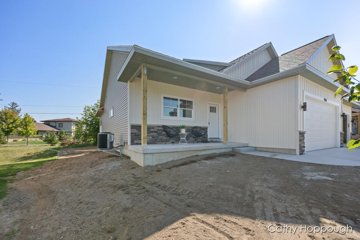 Homes for sale in Ionia, MI | 1976 Aspen Vly Ln, Ionia, MI 48846 | MLS# 70494326