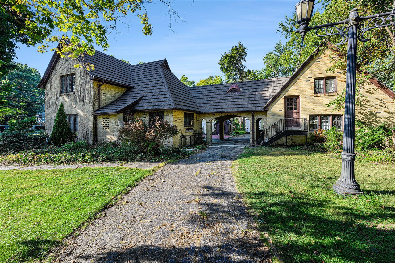 Homes for sale in Three Rivers, MI | 400 E Hoffman St, Three Rivers, MI 49093 | MLS# 70494343