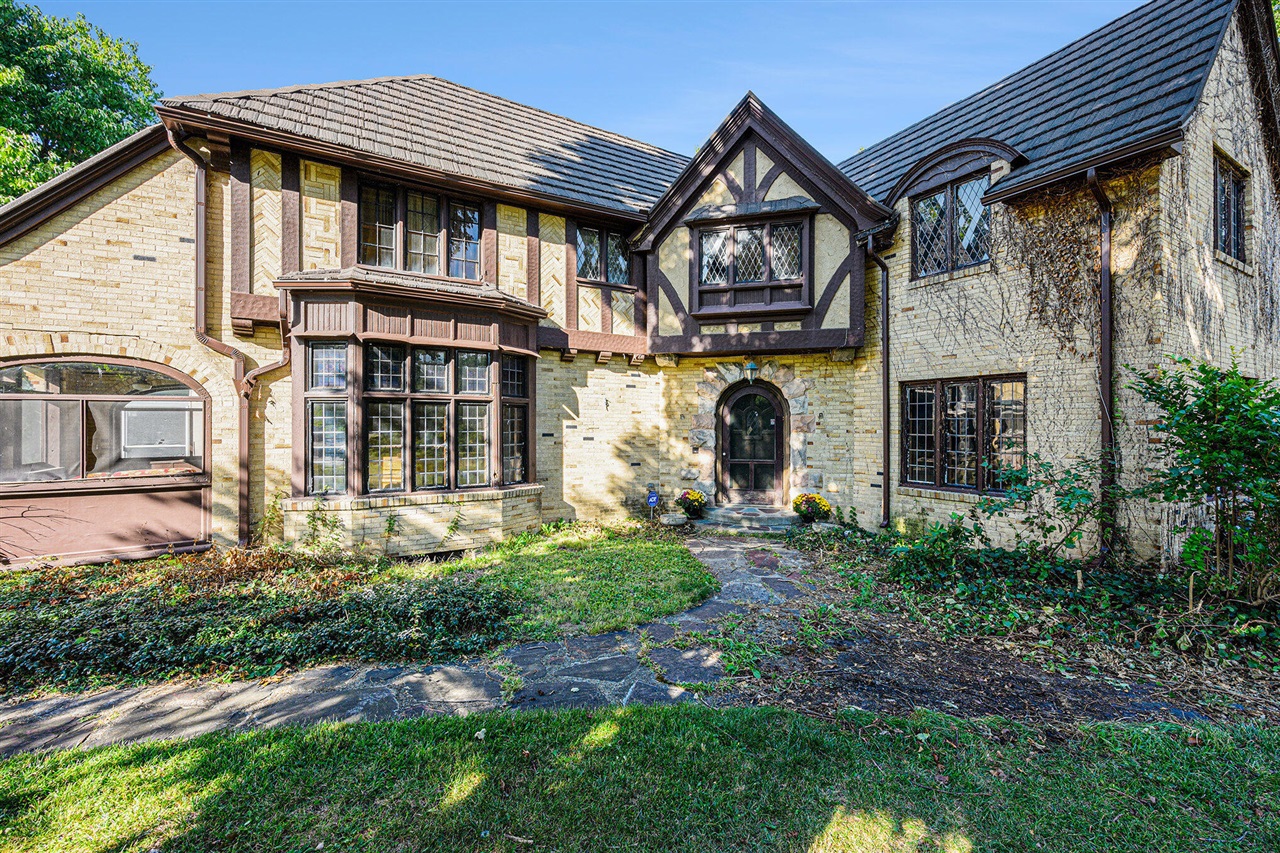 Homes for sale in Three Rivers, MI | 400 E Hoffman St, Three Rivers, MI 49093 | MLS# 70494343