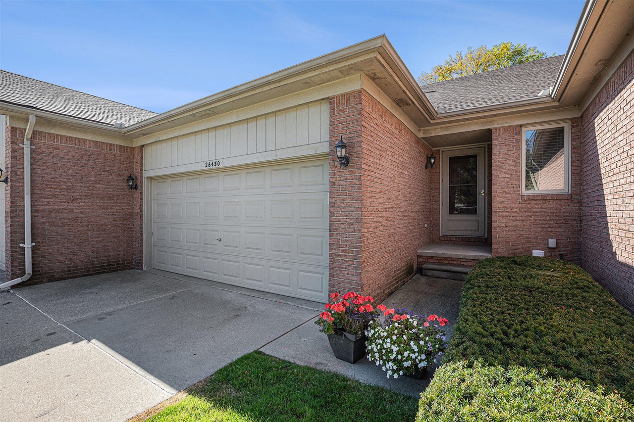 Homes for sale in Chesterfield, MI | 26430 Sanajo Ct #20, Chesterfield, MI 48051 | MLS# 70494499