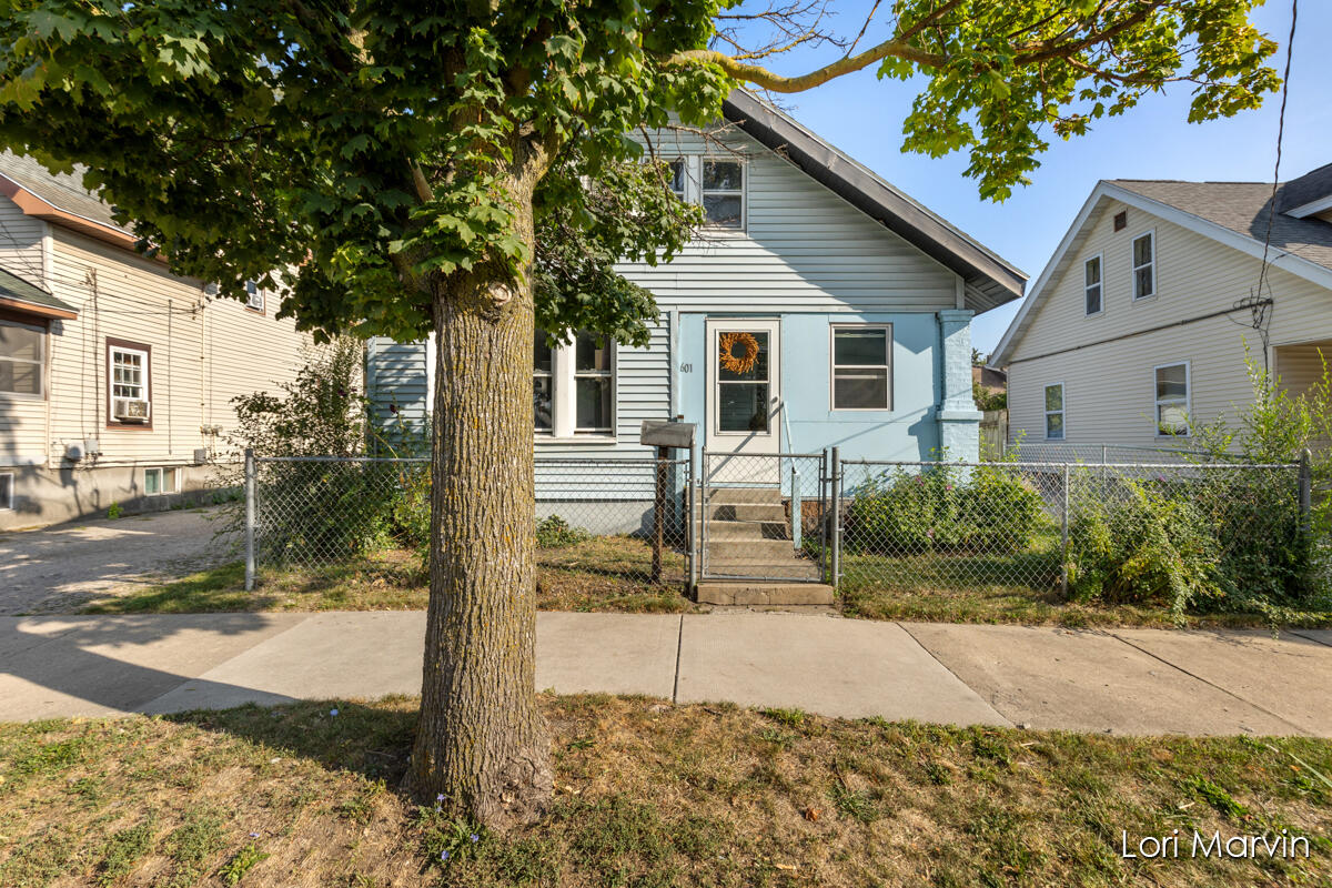 Homes for sale in Grand Rapids, MI | 601 High St, Grand Rapids, MI 49503 | MLS# 70494560
