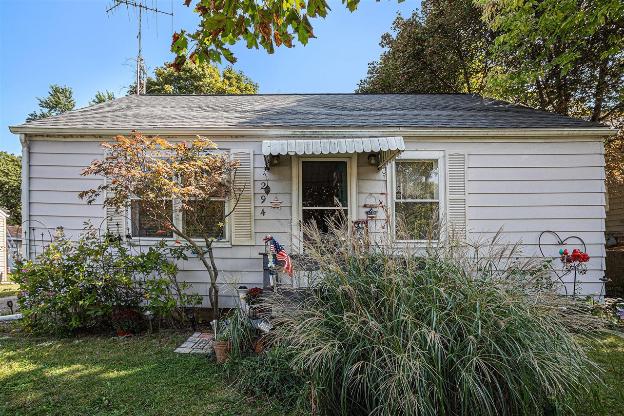 Homes for sale in Springfield, MI | 294 N 20th St, Springfield, MI 49037 | MLS# 70494609