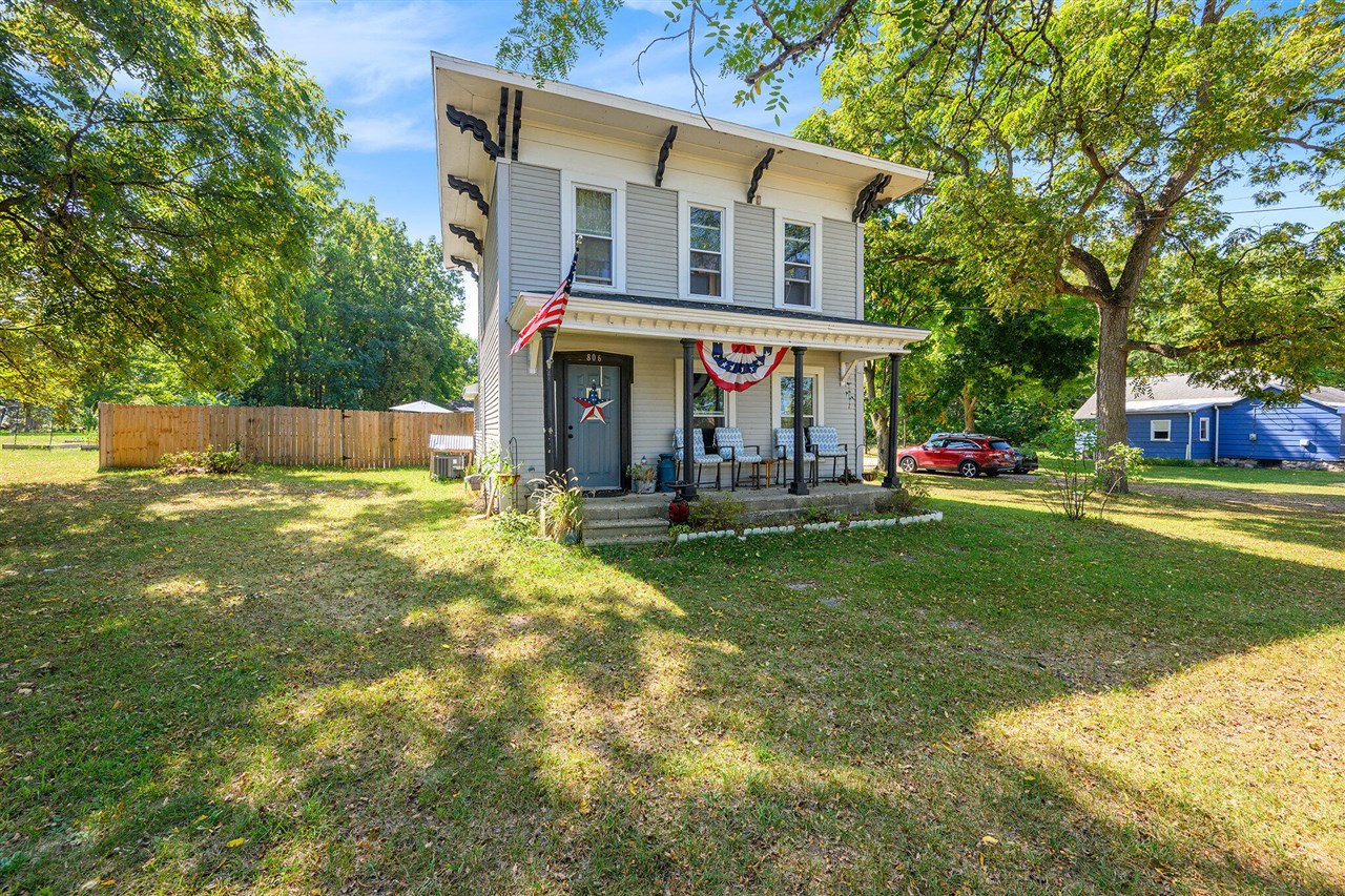 Homes for sale in Lawton, MI | 806 E 3rd St, Lawton, MI 49065 | MLS# 70494719