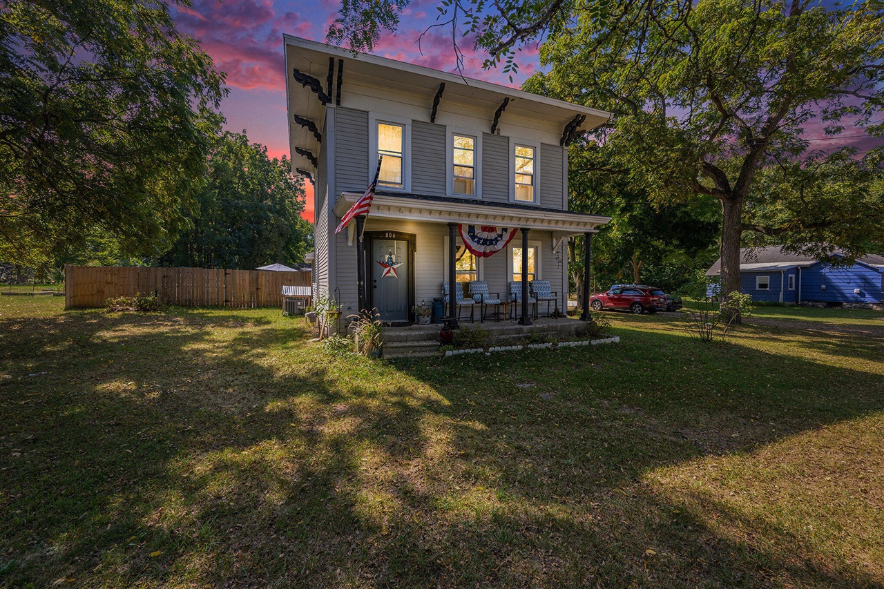 Homes for sale in Lawton, MI | 806 E 3rd St, Lawton, MI 49065 | MLS# 70494719