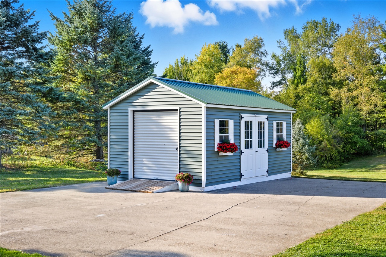 Homes for sale in Lakeview, MI | 8450 W Tamarack Rd, Lakeview, MI 48850 | MLS# 70494827