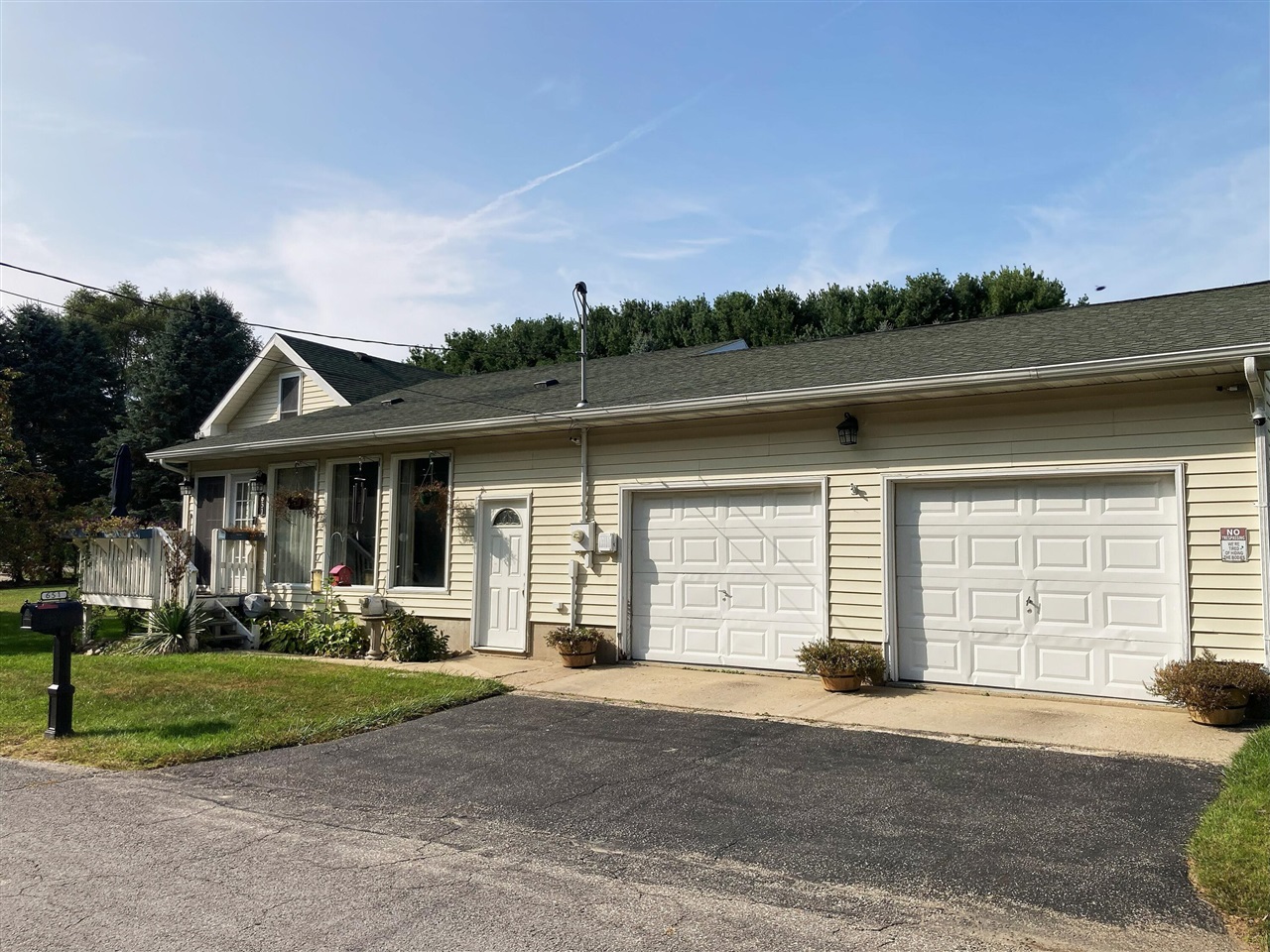 Homes for sale in Edmore, MI | 651 E Forest St, Edmore, MI 48829 | MLS# 70494843