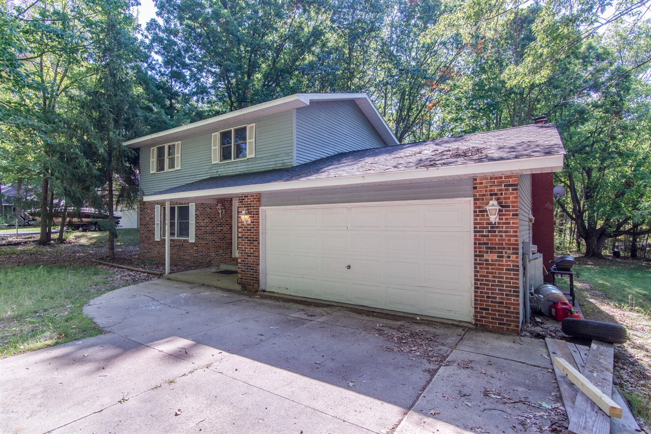 Homes for sale in Roscommon, MI | 110 Carpenter Blvd, Roscommon, MI 48653 | MLS# 70494932