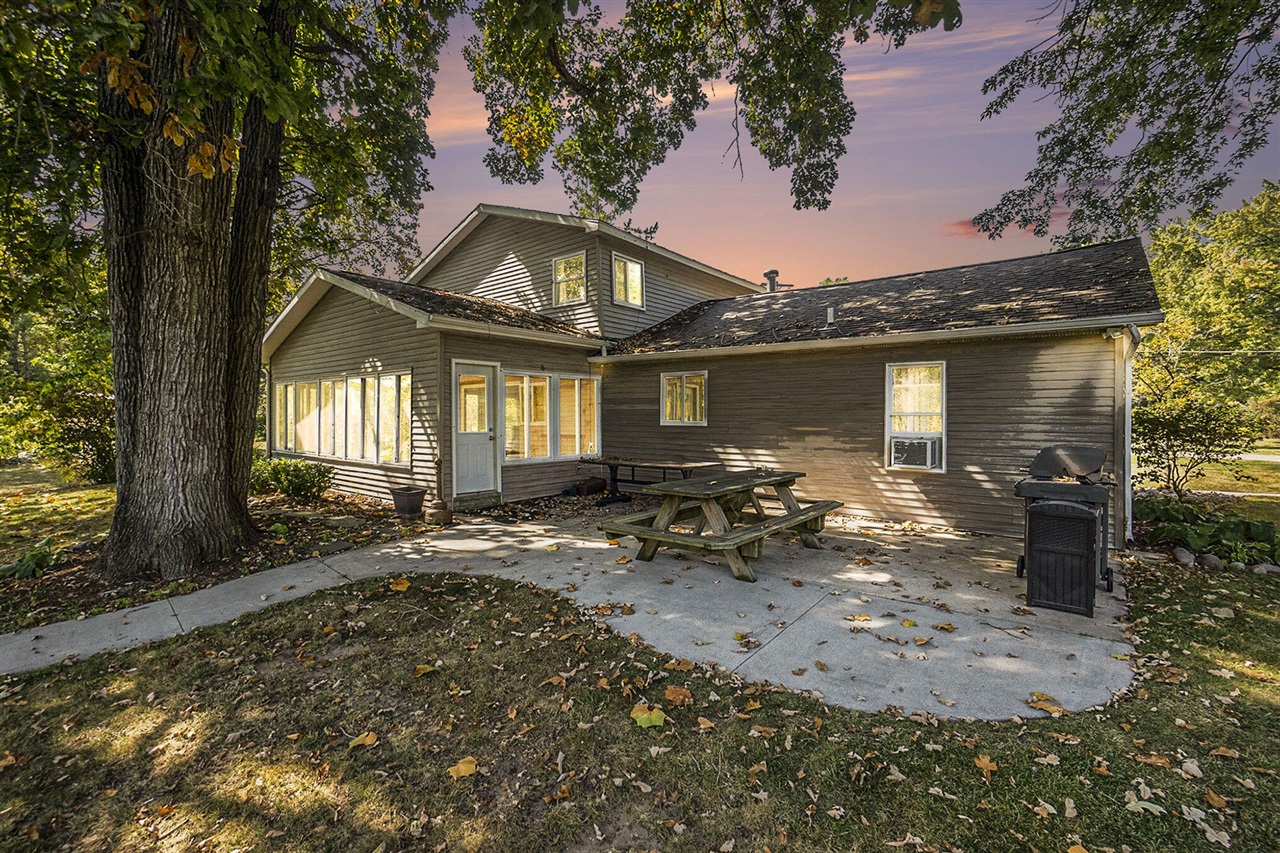 Homes for sale in Newaygo, MI | 7842 Main St, Newaygo, MI 49337 | MLS# 70494986