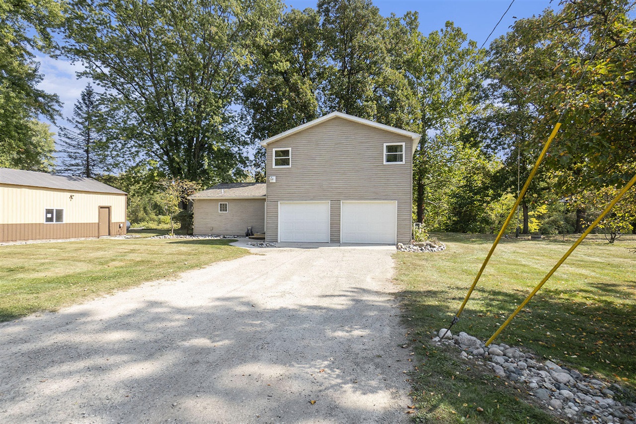 Homes for sale in Newaygo, MI | 7842 Main St, Newaygo, MI 49337 | MLS# 70494986