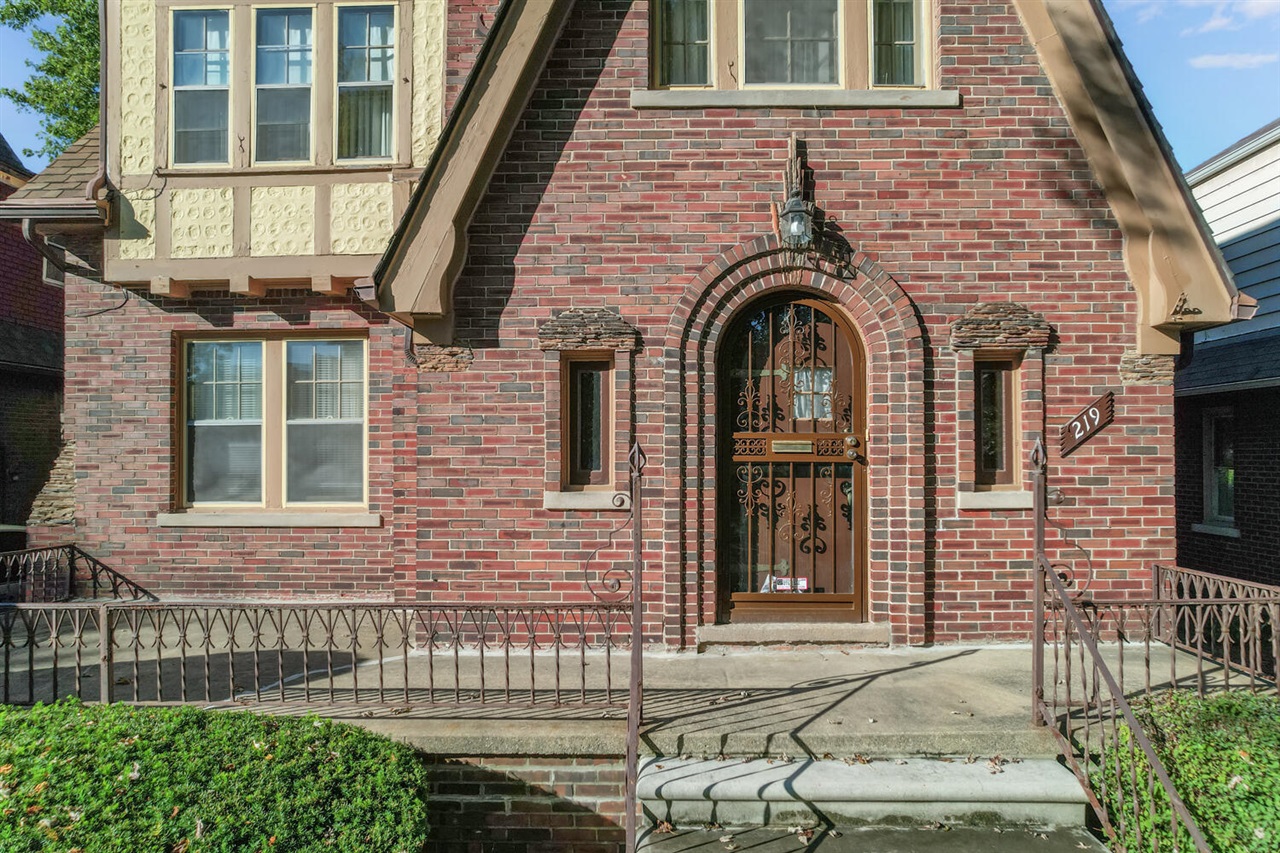 Homes for sale in Detroit, MI | 219 Lakewood St, Detroit, MI 48215 | MLS# 70495159