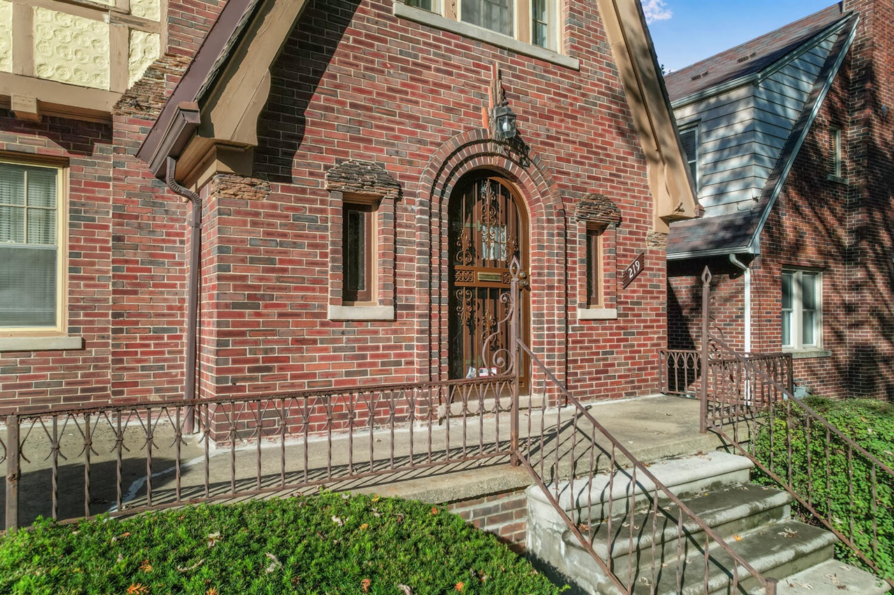 Homes for sale in Detroit, MI | 219 Lakewood St, Detroit, MI 48215 | MLS# 70495159