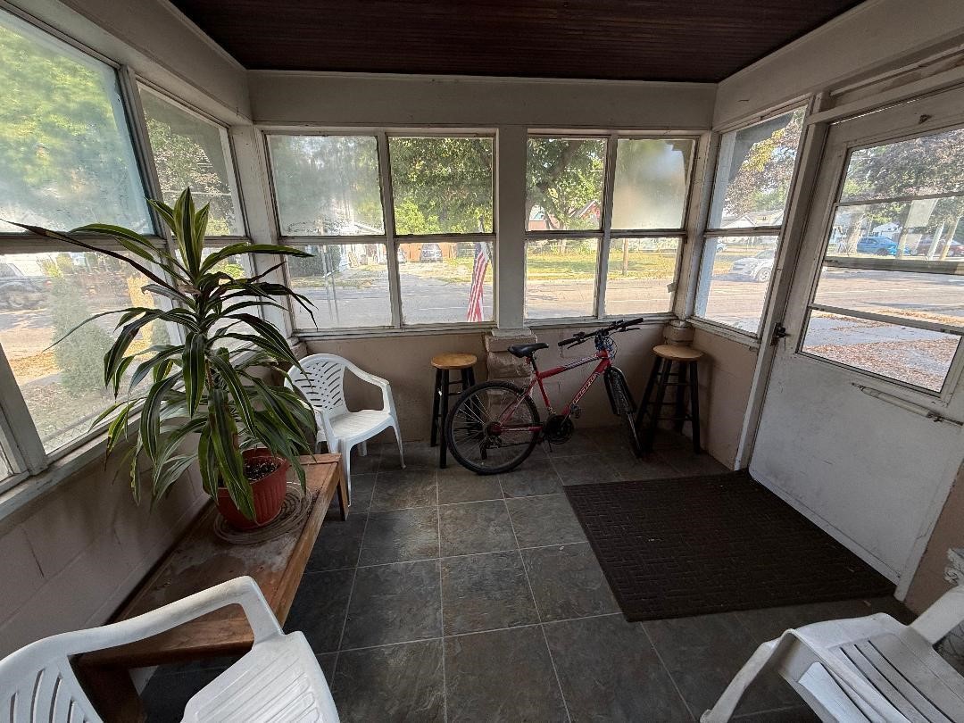 Homes for sale in Jackson, MI | 406 N Elm Ave, Jackson, MI 49202 | MLS# 70495204