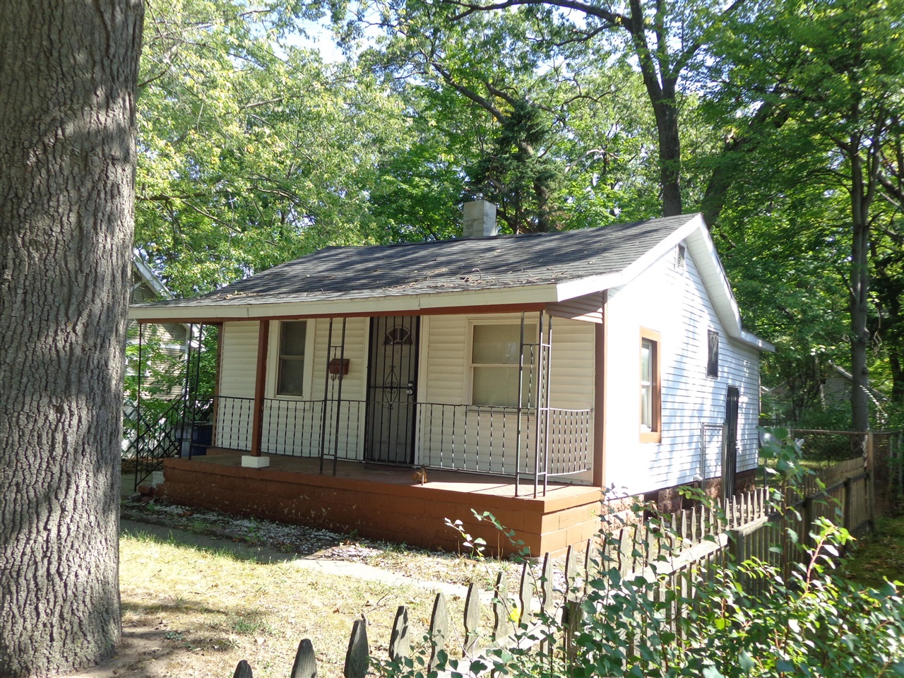 Homes for sale in Muskegon Heights, MI | 2820 Park St, Muskegon Heights, MI 49444 | MLS# 70495260