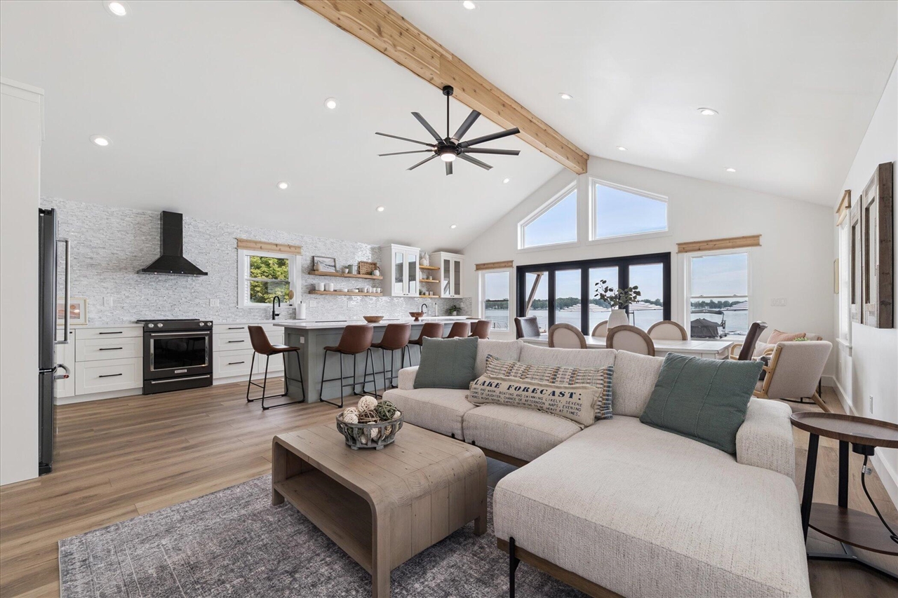 Homes for sale in Pinckney, MI | 9098 Dexter Pinckney Rd, Pinckney, MI 48169 | MLS# 70495293