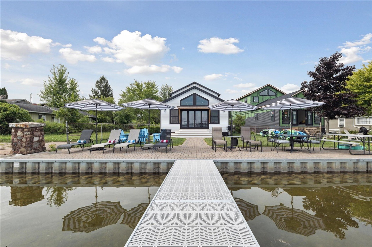 Homes for sale in Pinckney, MI | 9098 Dexter Pinckney Rd, Pinckney, MI 48169 | MLS# 70495293