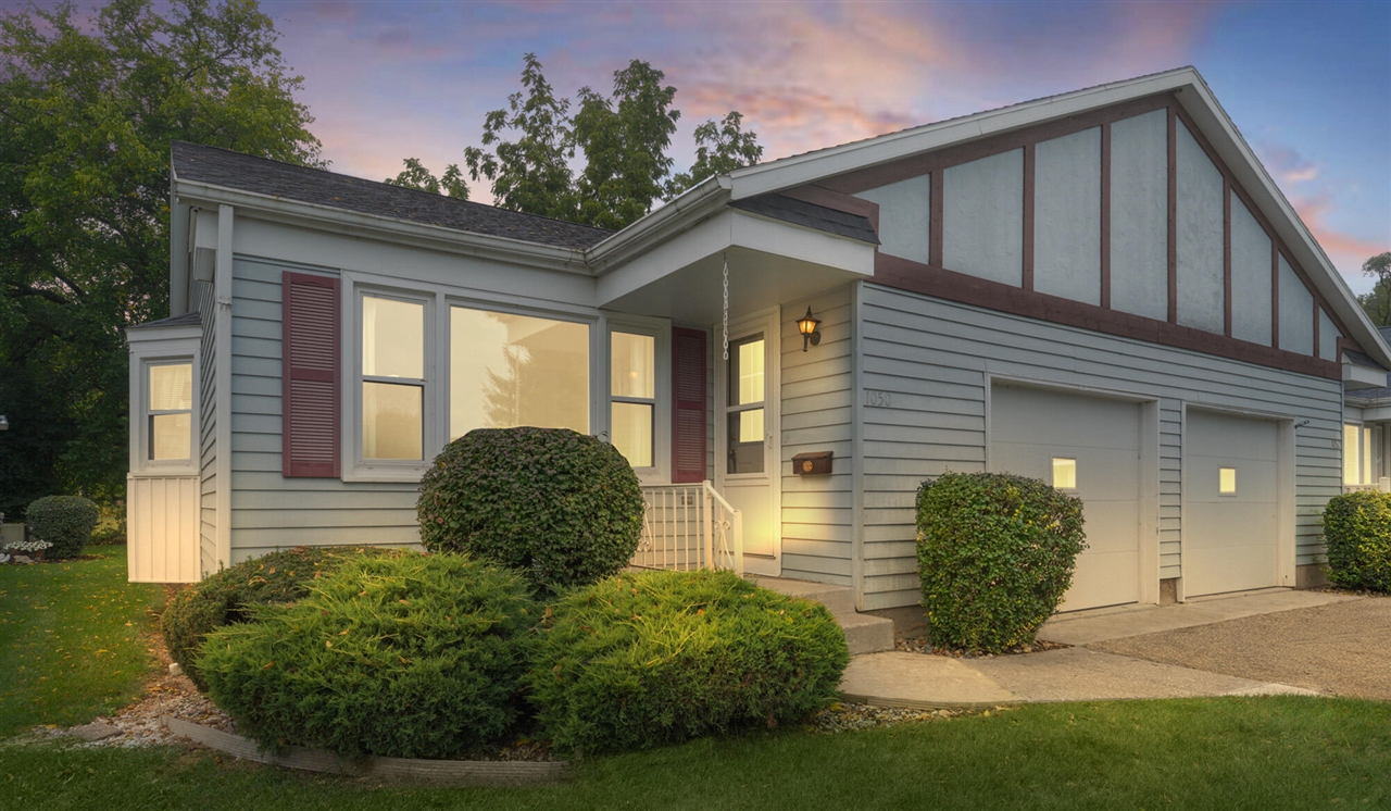 Homes for sale in Jenison, MI | 1050 Village Ln, Jenison, MI 49428 | MLS# 70495332