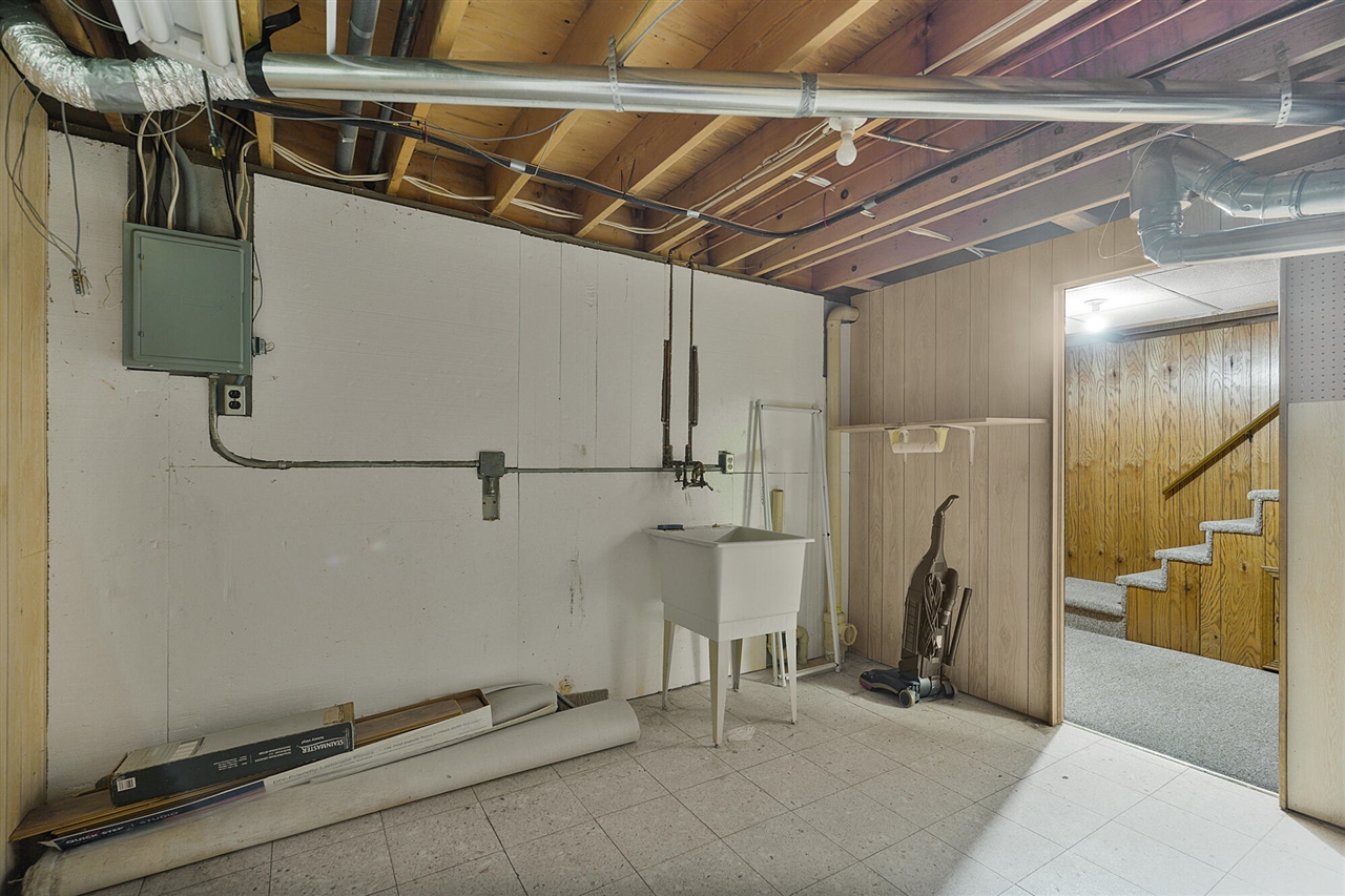 Homes for sale in Jenison, MI | 1050 Village Ln, Jenison, MI 49428 | MLS# 70495332