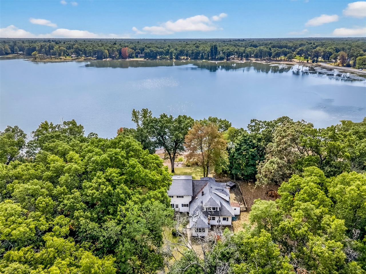 Homes for sale in Twin Lake, MI | 183 Lake Court Rd, Twin Lake, MI 49457 | MLS# 70495524