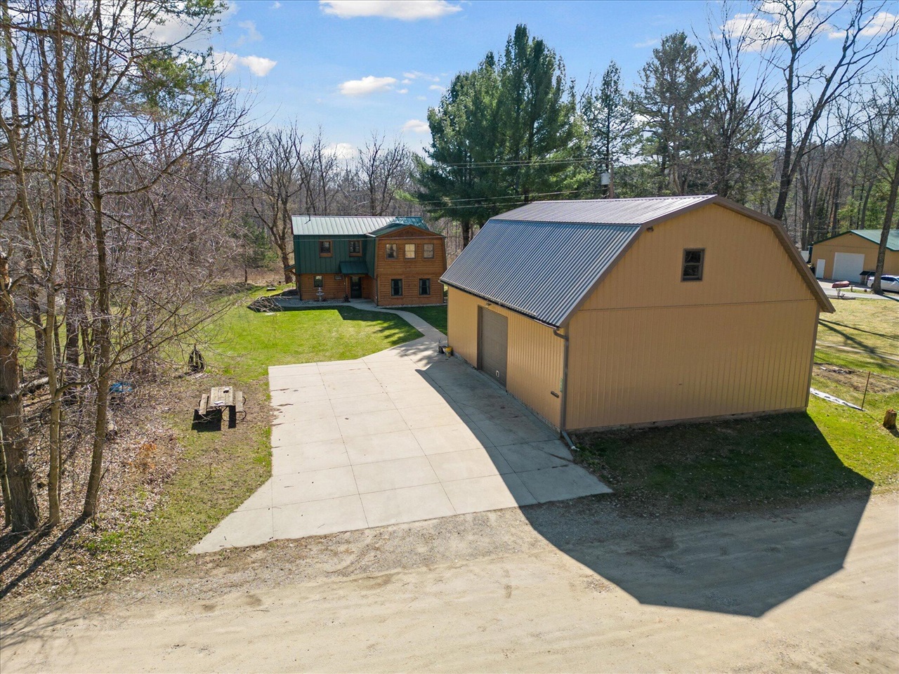 Homes for sale in Newaygo, MI | 7952 S Main St, Newaygo, MI 49337 | MLS# 70495638