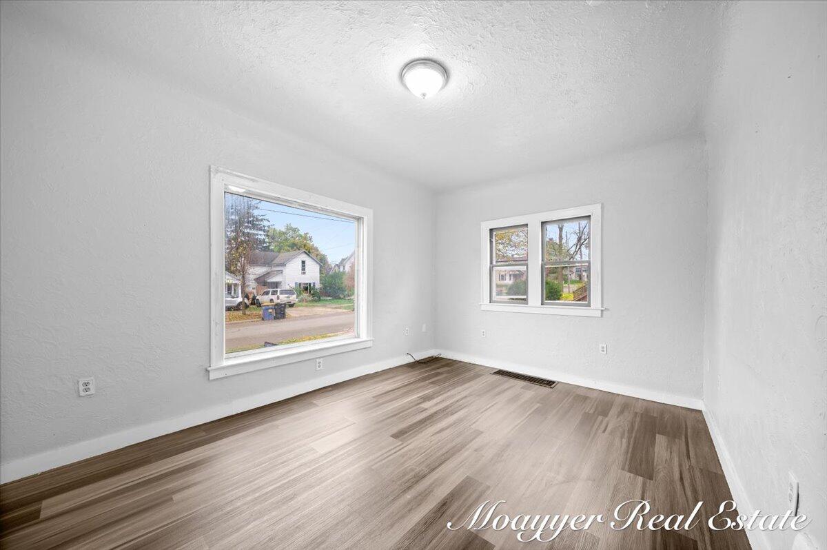 Homes for sale in Grand Rapids, MI | 921 4th St, Grand Rapids, MI 49504 | MLS# 70495703