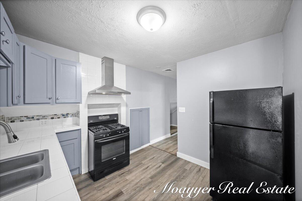 Homes for sale in Grand Rapids, MI | 921 4Th St, Grand Rapids, MI 49504 | MLS# 70495703