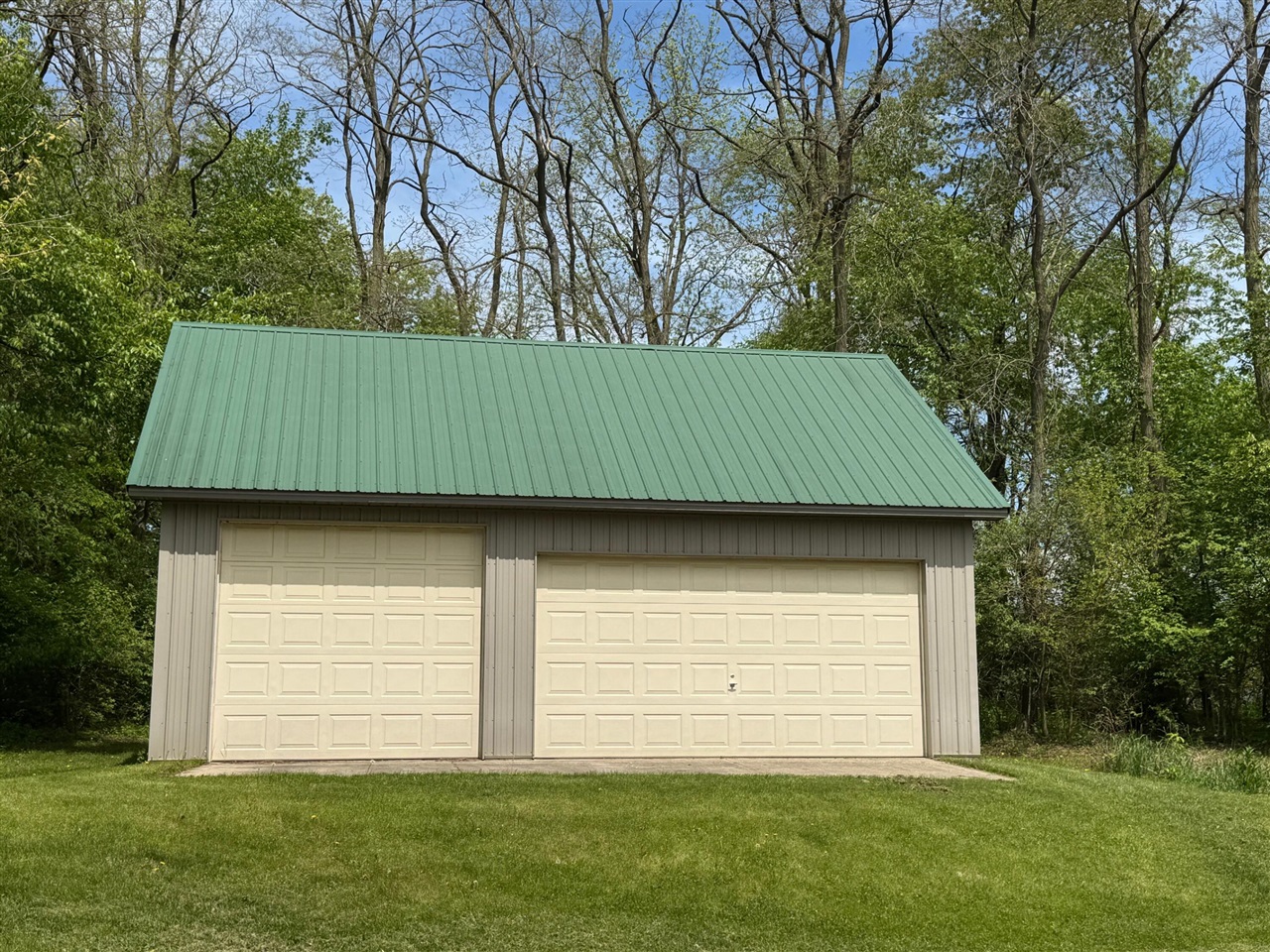 Homes for sale in Ann Arbor, MI | 5557 N Territorial Rd, Ann Arbor, MI 48105 | MLS# 70495728