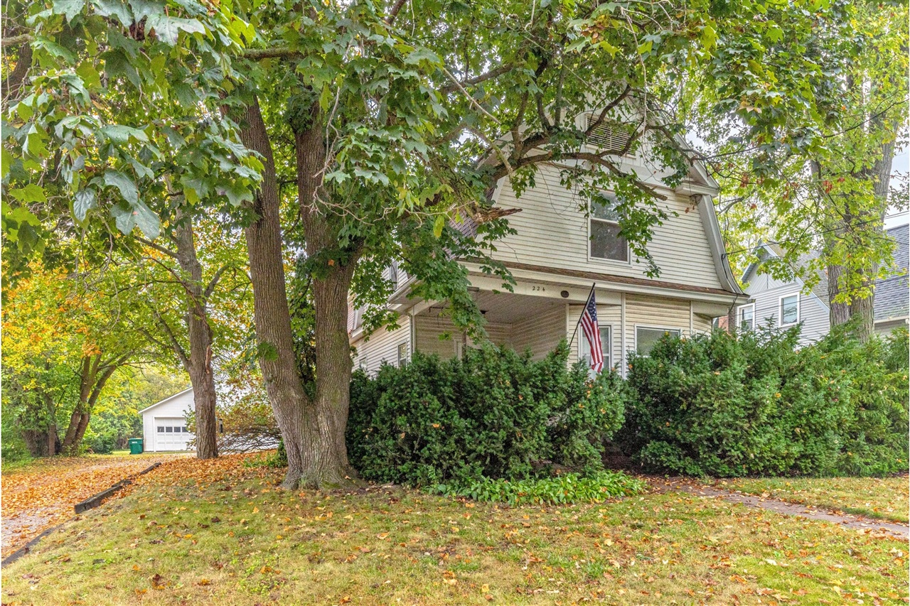 Homes for sale in Saline, MI | 224 Monroe St, Saline, MI 48176 | MLS# 70495803