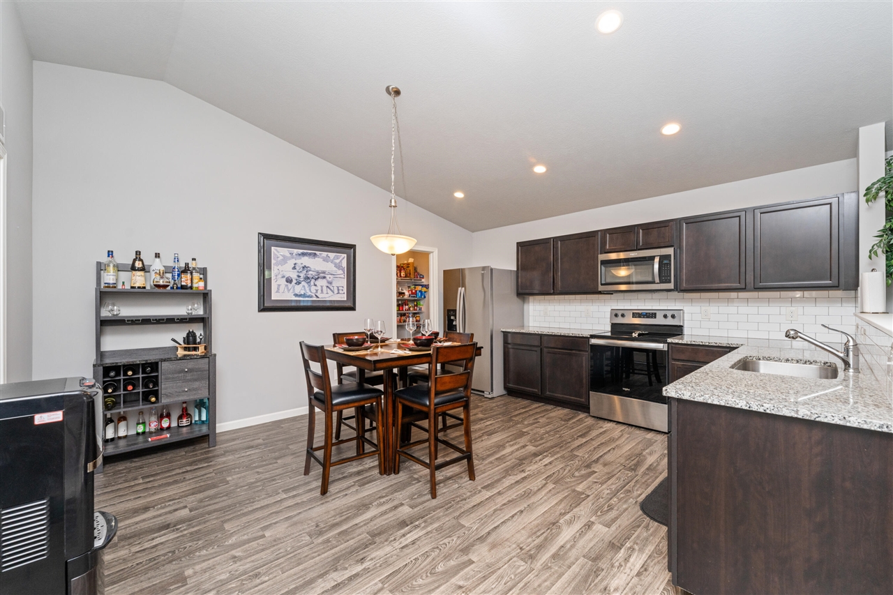 Homes for sale in Vicksburg, MI | 1710 Burr Pond Ln, Vicksburg, MI 49097 | MLS# 70495818